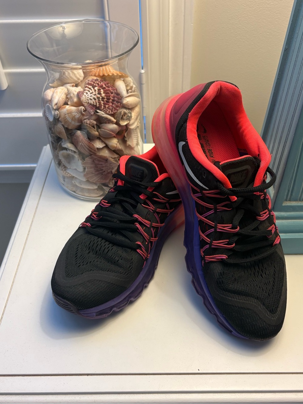 Nike Air Max women’s size 8M
